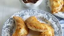 How to make mini Ploughman's pies How to make mini Ploughman's pies