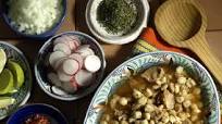 Pozole Estilo Jalisco (Jalisco-style pozole) Pozole Estilo Jalisco (Jalisco-style pozole)