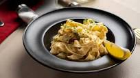 White Wine and Garlic Fettuccine Alfredo Sauce Recipe White Wine and Garlic Fettuccine Alfredo Sauce Recipe
