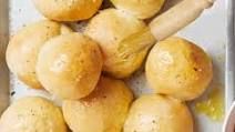 Dough balls with garlic butter Dough balls with garlic butter
