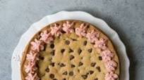 Easy Chocolate Chip Cookie Cake Easy Chocolate Chip Cookie Cake