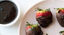 How to Make Chocolate Covered Strawberries How to Make Chocolate Covered Strawberries