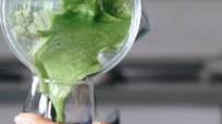 Sweet Spicy Greens Juice: Have THIS For A Flat Belly! Sweet Spicy Greens Juice: Have THIS For A Flat Belly!