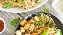 Vegetable Pad Thai with Marinated Tofu Vegetable Pad Thai with Marinated Tofu