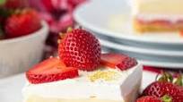 Strawberry Cheesecake Dream Bars Strawberry Cheesecake Dream Bars
