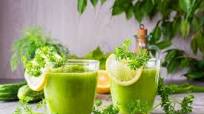 Cómo preparar un licuado de piña y apio para bajar de peso Cómo preparar un licuado de piña y apio para bajar de peso