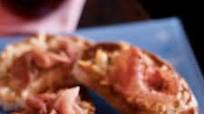 Cheese Crostini with Prosciutto Cheese Crostini with Prosciutto
