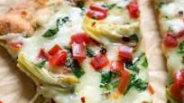 Cheesy Spinach Artichoke Flatbread Pizza Cheesy Spinach Artichoke Flatbread Pizza