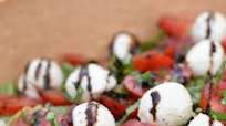 Easy Caprese Salad Easy Caprese Salad