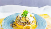 Italian Beef Patties with Balsamic Onion Mushroom Sauce on Texas Toast Italian Beef Patties with Balsamic Onion Mushroom Sauce on Texas Toast