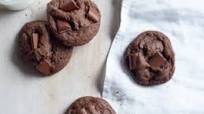 Jumbo Dark Chocolate Cookies Jumbo Dark Chocolate Cookies