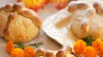 Pan de Muerto (Bread of the Dead) Pan de Muerto (Bread of the Dead)