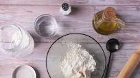 Cómo preparar este sencillo y versátil pan de pita casero Cómo preparar este sencillo y versátil pan de pita casero