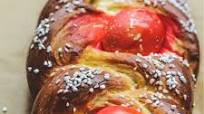 Greek Easter Bread (Tsoureki) Greek Easter Bread (Tsoureki)