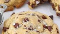 Thick Chocolate Chip Cookies Thick Chocolate Chip Cookies