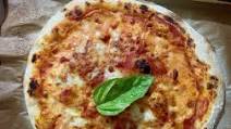 Rome Style Thin and Crispy Pizza Rome Style Thin and Crispy Pizza