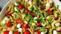 Caprese Pasta Salad (with Avocado!) Caprese Pasta Salad (with Avocado!)