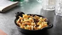 White Cheddar Mac & Cheese with BBQ Pulled Pork and Crispy Onions White Cheddar Mac & Cheese with BBQ Pulled Pork and Crispy Onions