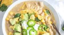 Easy White Chicken Chili Recipe (Stovetop or Crockpot) Easy White Chicken Chili Recipe (Stovetop or Crockpot)