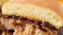 Cheese Stuffed Burger (Juicy Lucy) Cheese Stuffed Burger (Juicy Lucy)