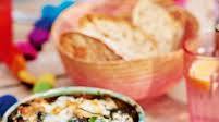 Cheesy spinach and artichoke dip Cheesy spinach and artichoke dip