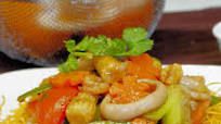 Crispy Fried Egg Noodles (Mì Xào Giòn Hải Sản) Crispy Fried Egg Noodles (Mì Xào Giòn Hải Sản)