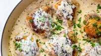 Chicken thighs in creamy garlic Parmesan sauce Chicken thighs in creamy garlic Parmesan sauce