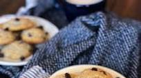 Thick and Soft Keto Chocolate Chip Cookies Thick and Soft Keto Chocolate Chip Cookies