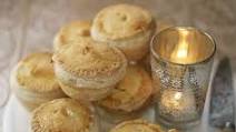 Mini turkey & cranberry pies Mini turkey & cranberry pies