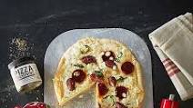 Grilled Sausage and Fig Pizza with Gorgonzola Cheese Grilled Sausage and Fig Pizza with Gorgonzola Cheese