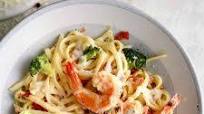 Creamy Shrimp and Broccoli Pasta Creamy Shrimp and Broccoli Pasta