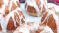 Mini Eggnog Bundt Cakes with Eggnog Sugar Glaze Mini Eggnog Bundt Cakes with Eggnog Sugar Glaze