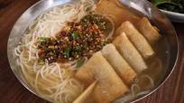 Fish cake noodle soup (Eomuk-guksu: 어묵국수) Fish cake noodle soup (Eomuk-guksu: 어묵국수)