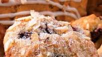 Blueberry-Almond Oat Muffins Blueberry-Almond Oat Muffins