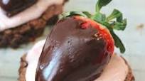 Chocolate Covered Strawberry Brownies Chocolate Covered Strawberry Brownies