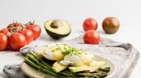 Heart-Healthy Eggs Benedict Recipe with Asparagus Heart-Healthy Eggs Benedict Recipe with Asparagus