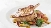 Pork cutlets with roasted fennel and apple Pork cutlets with roasted fennel and apple
