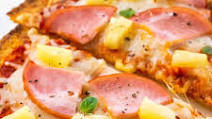 Hawaiian Pizza with Cauliflower Crust Hawaiian Pizza with Cauliflower Crust
