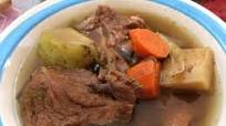 Caldo de Res en olla de cocción lenta Caldo de Res en olla de cocción lenta
