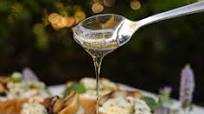 Blue Cheese and Grilled Pear Crostini Blue Cheese and Grilled Pear Crostini