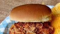 Pollo Desmenuzado A La Barbacoa En La Olla De Cocción Lenta Pollo Desmenuzado A La Barbacoa En La Olla De Cocción Lenta