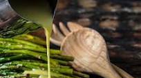 Grilled Asparagus and Hollandaise Sauce Grilled Asparagus and Hollandaise Sauce
