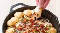 Cast Iron Baked Pepperoni Pizza Dip Cast Iron Baked Pepperoni Pizza Dip