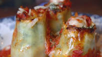 Spinach-Ricotta Pinwheel Lasagna with Simple Tomato Sauce Spinach-Ricotta Pinwheel Lasagna with Simple Tomato Sauce