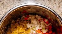 Chicken Pot Pie Bow Ties: Instant Pot Creamy Chicken Pasta Chicken Pot Pie Bow Ties: Instant Pot Creamy Chicken Pasta
