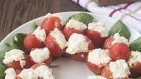 Caprese Salad Wreath Caprese Salad Wreath