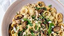 WEEKNIGHT PASTA WITH TURKEY AND SPINACH WEEKNIGHT PASTA WITH TURKEY AND SPINACH