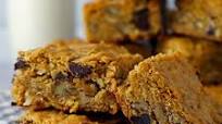 Chocolate Chip Cookie Bars with Coconut and Pecans Chocolate Chip Cookie Bars with Coconut and Pecans