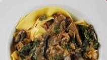 PORTOBELLO AND SPINACH STROGANOFF PORTOBELLO AND SPINACH STROGANOFF