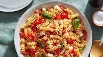Fusilli alla Caprese Fusilli alla Caprese